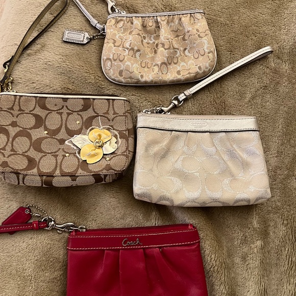 Coach clutch - Picture 2 of 4